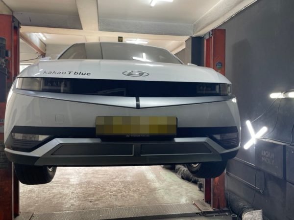 Installation of TTC Urethane buffer for Hyundai Ioniq 5